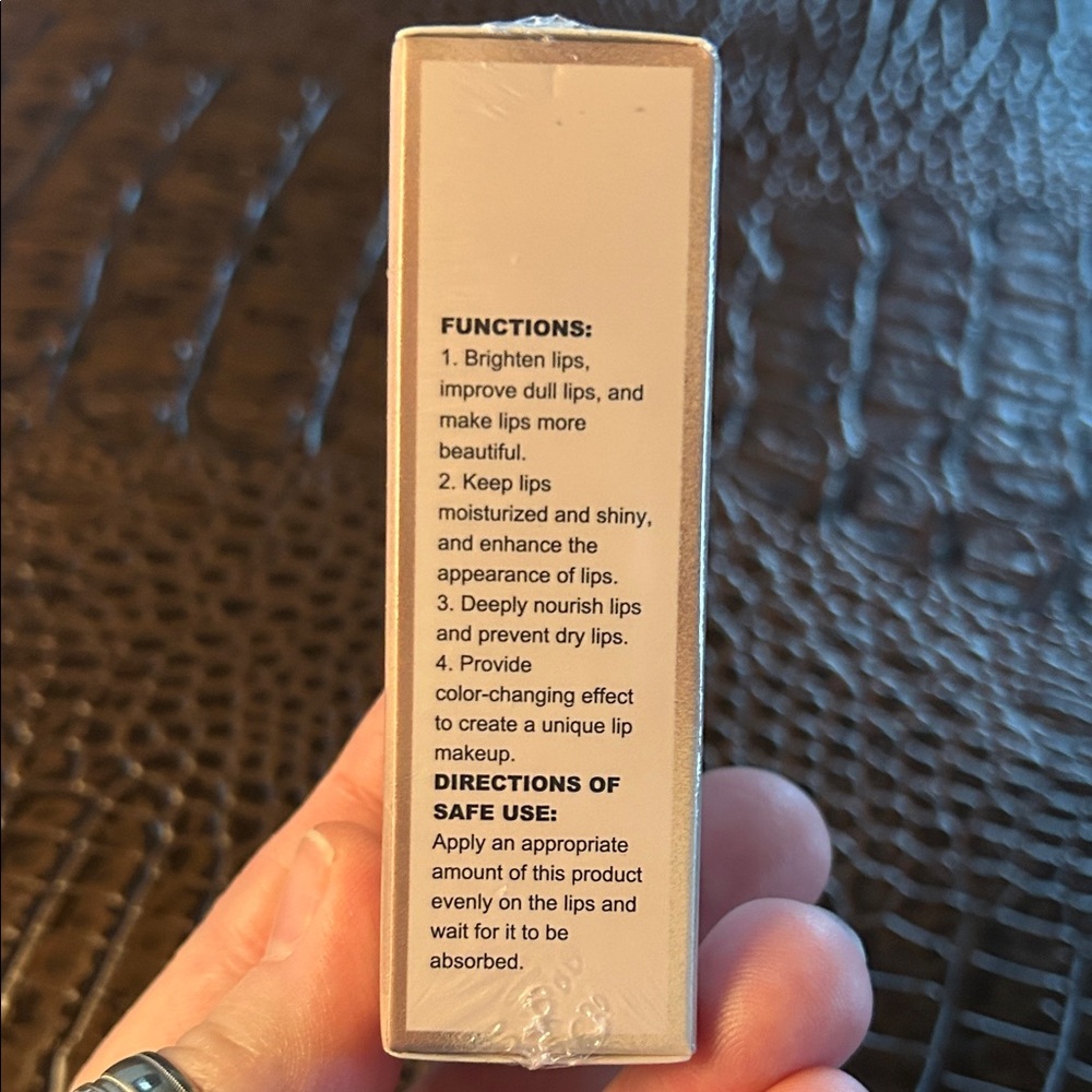 Changing Lipstick - Personalized Pink Hue - Picture 3 of 6